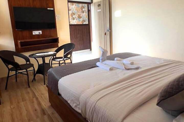 Room 8 of 25
