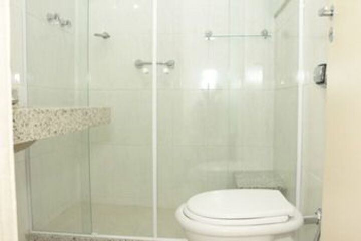 Room 2 of 38