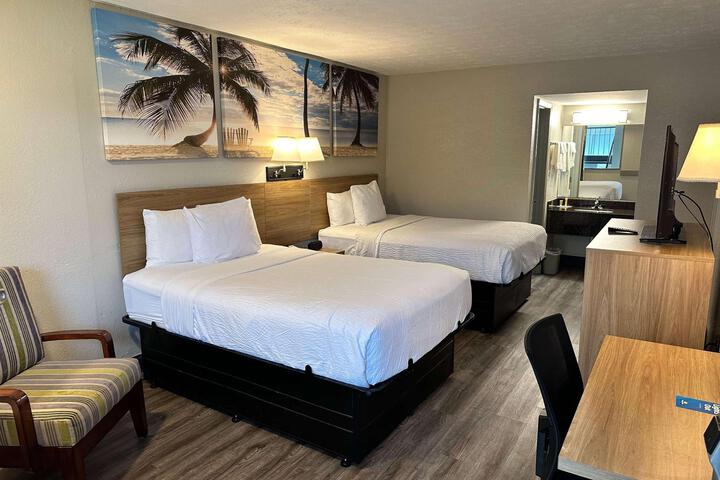 2 Double Beds (4 of 9)