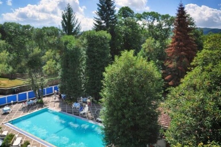 Pool 19 of 55