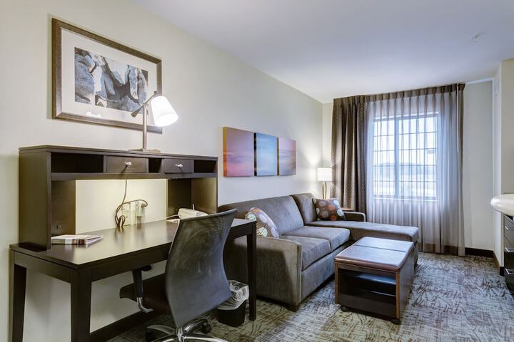 1 Queen 1 Bedroom Suite Comm Mobility Accessible (8 of 39)