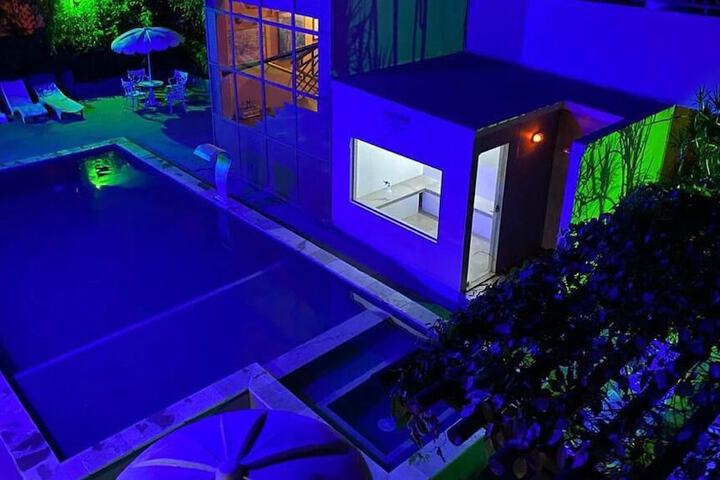 Pool 11 of 16