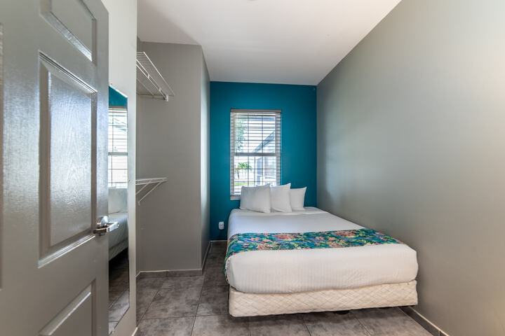 Room 4 of 31