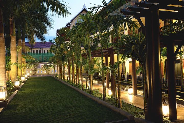 Hotel Exterior 56 of 68