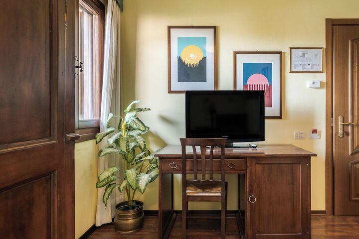 Room 14 of 68