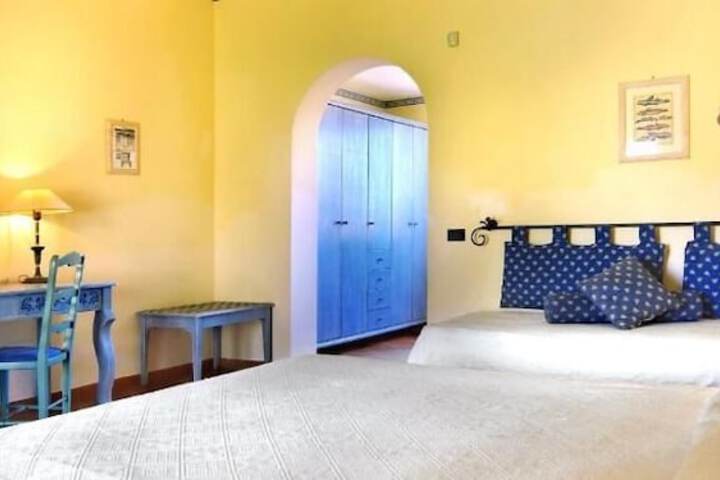 Room 3 of 21