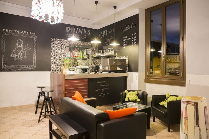 Lounge 55 of 75