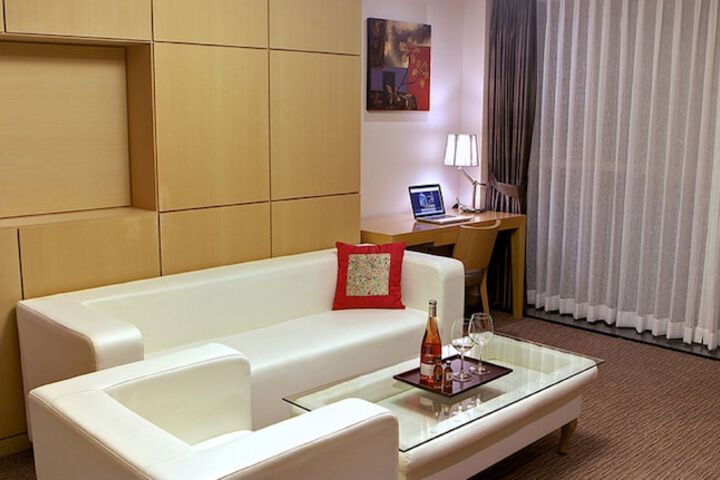Room 11 of 48