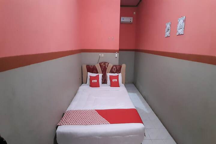 Room 13 of 23