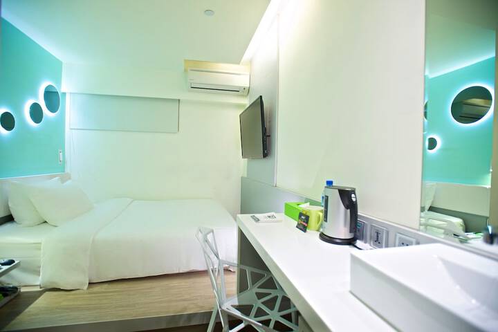 Room 16 of 42