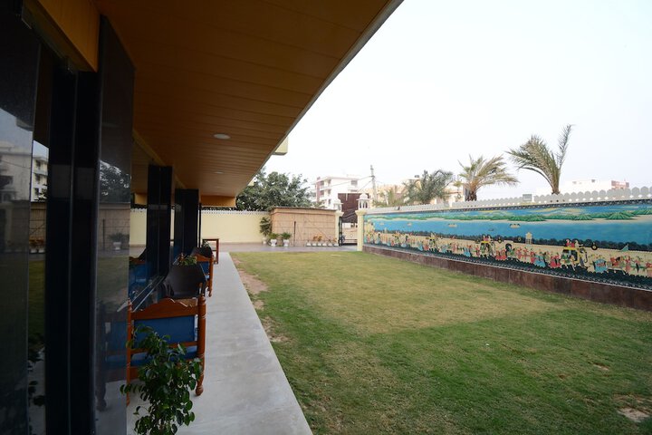 Hotel Exterior 50 of 56
