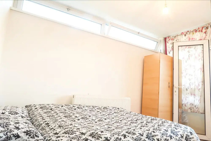 Room 7 of 11