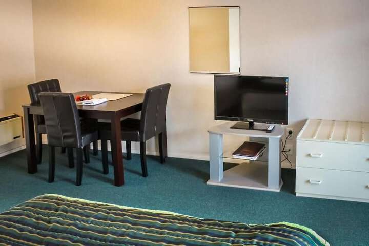 Room 16 of 40