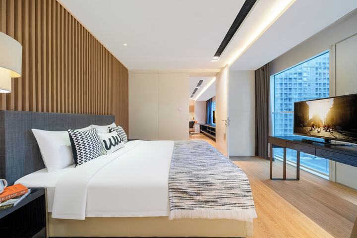 Room 13 of 61