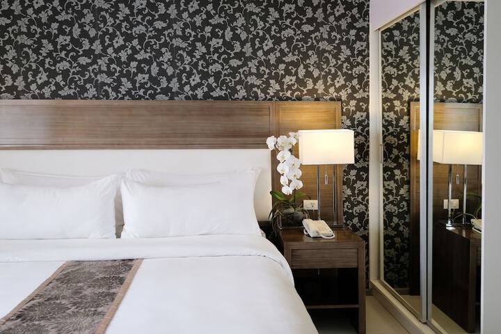Room 5 of 25