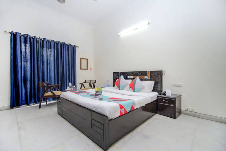 Room 1 of 5