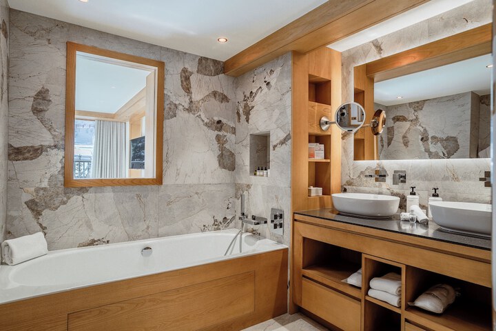 Room 156 of 193