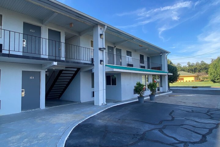 Hotel 6 of 10