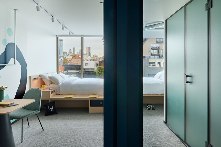 Room 17 of 42