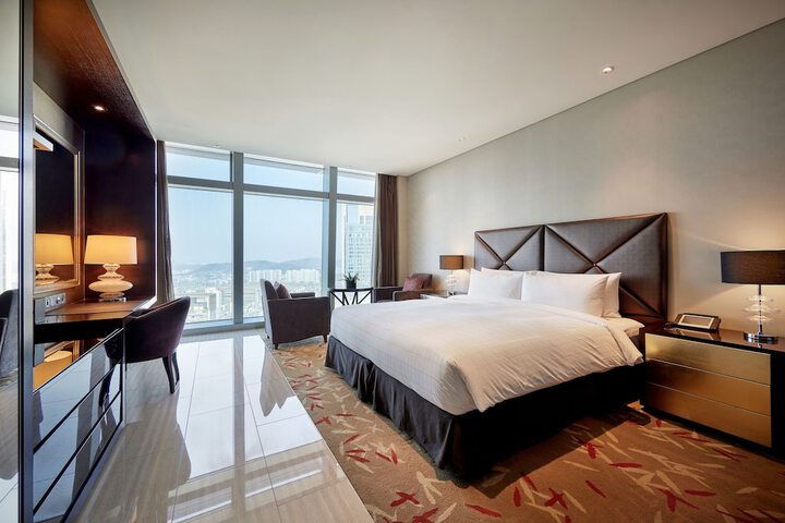 Room 15 of 71