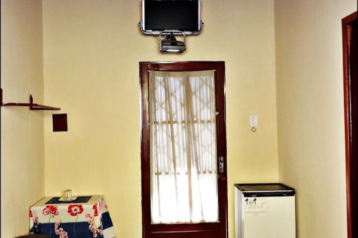 Room 6 of 68
