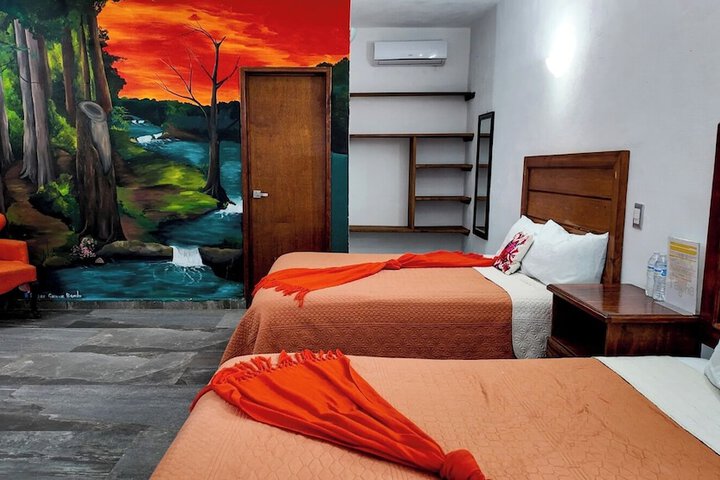 Room 33 of 119