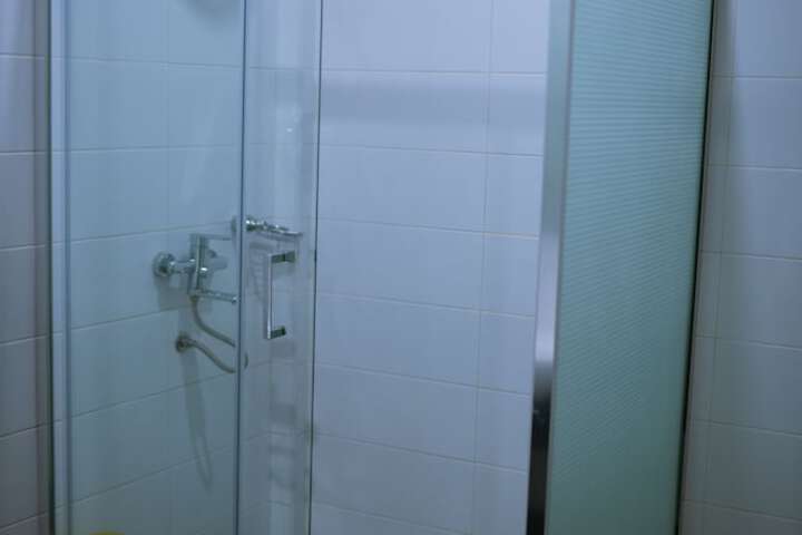 Room 46 of 76