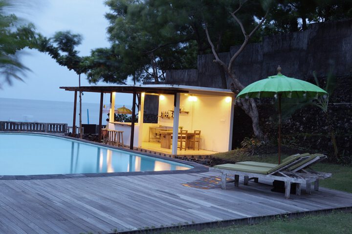 Hotel with Pool