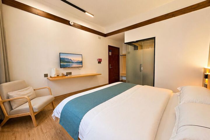 Room 26 of 43