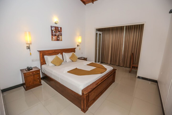 Room 8 of 32