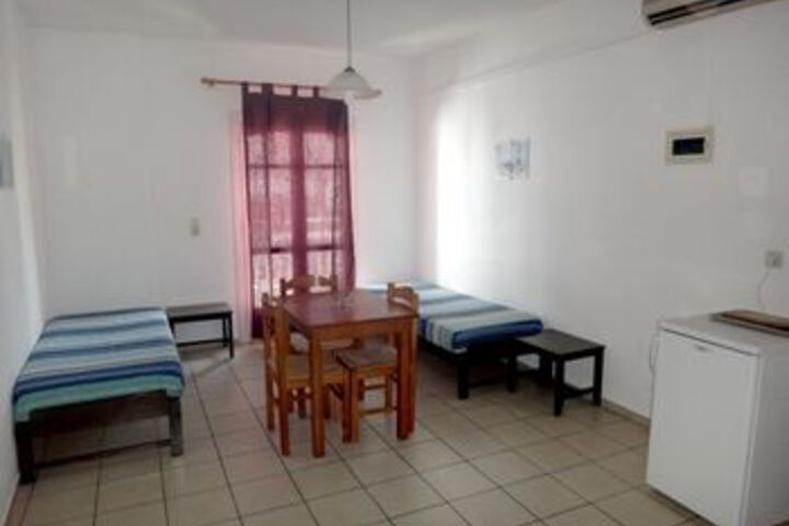 Room 5 of 9