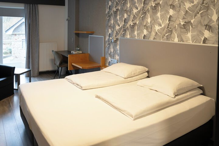 Room 12 of 43