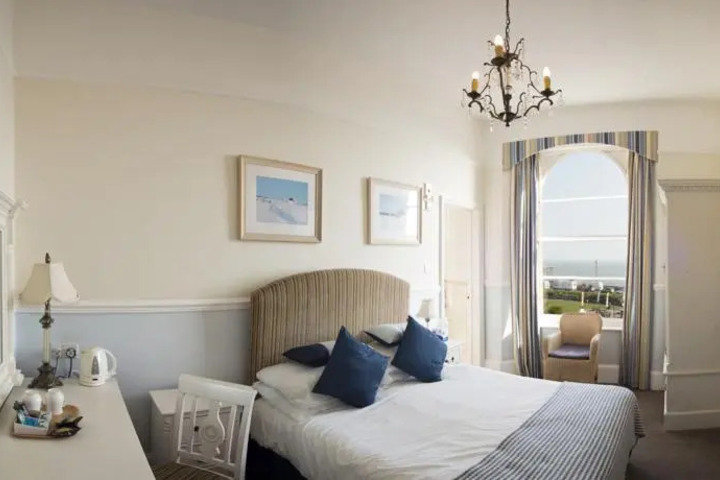THE BAY HOTEL