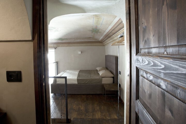 Room 4 of 56