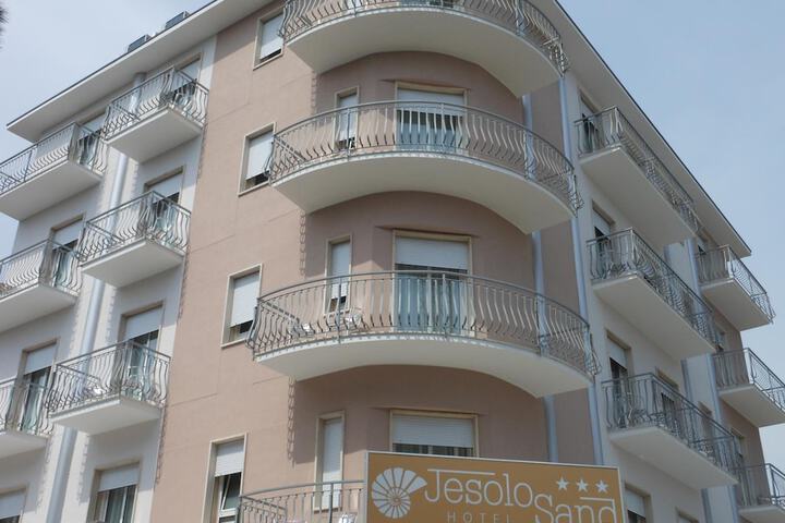 Hotel 60 of 64