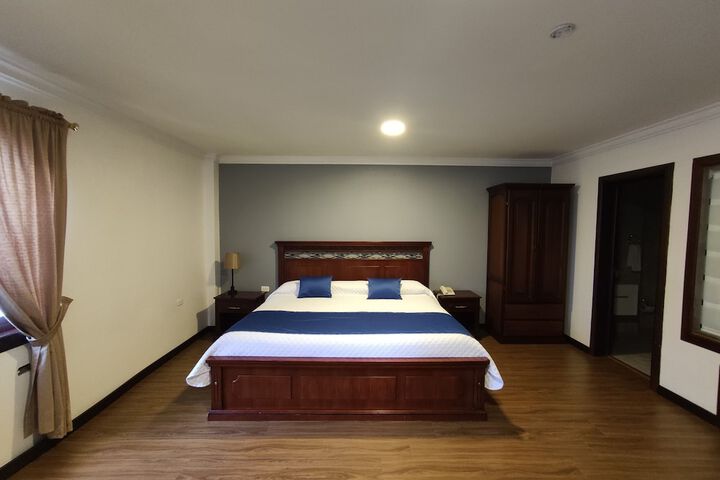 Room 18 of 30