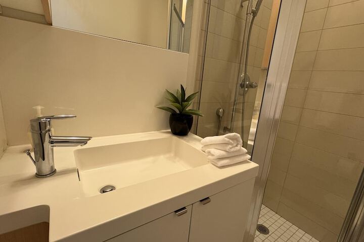 Room 350 of 448
