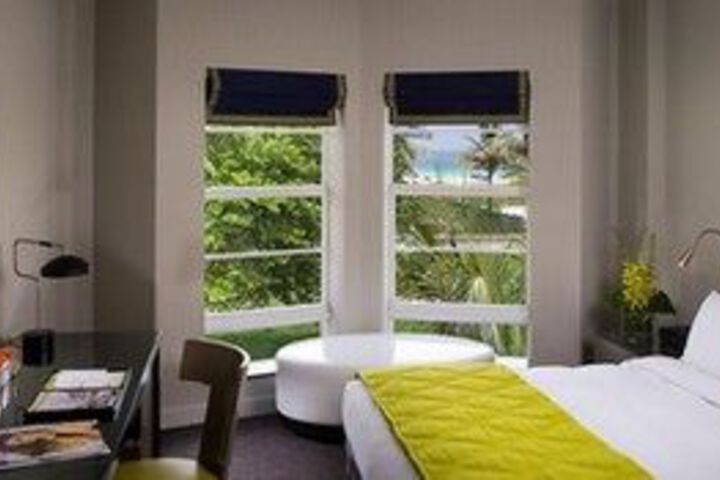 Room 7 of 16