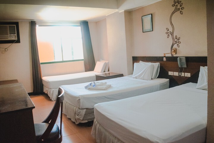 Room 5 of 42