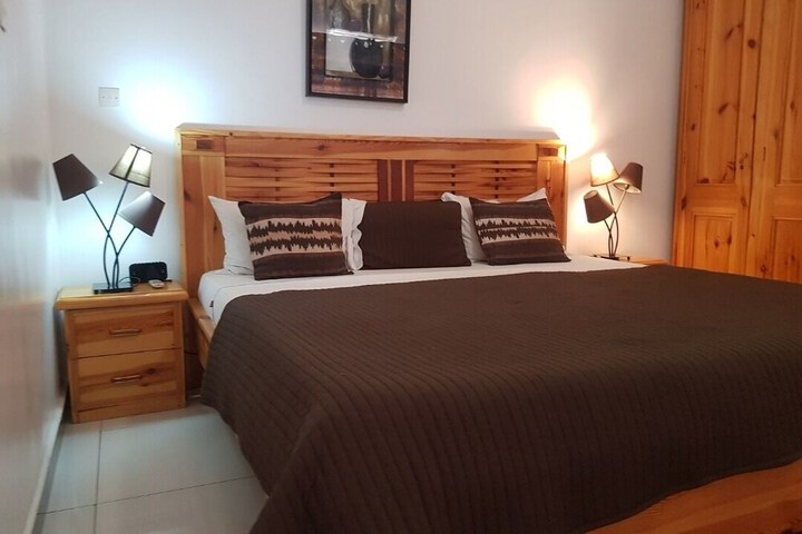 Room 8 of 16