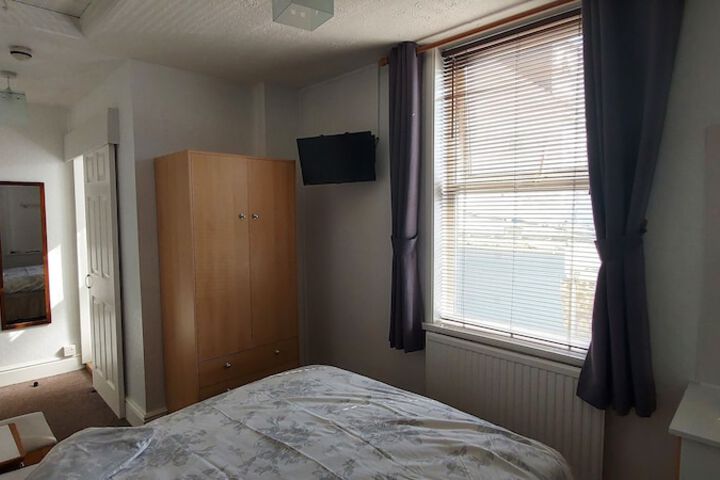 Room 21 of 49