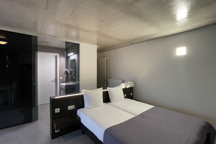 Room 26 of 113