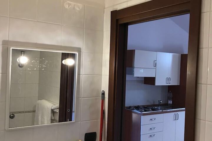 Room 21 of 31
