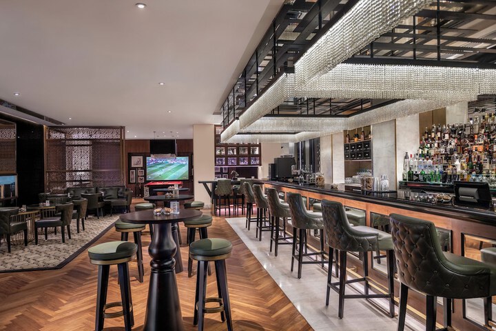 Lounge 116 of 154