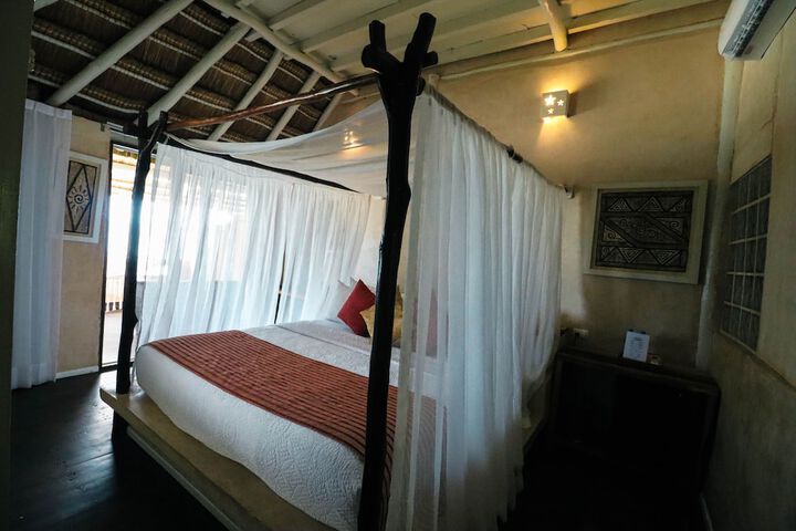 Room 80 of 171