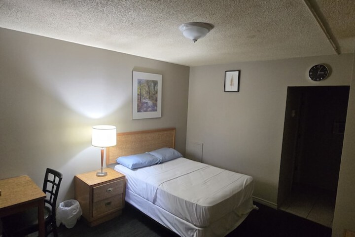 Room 12 of 31