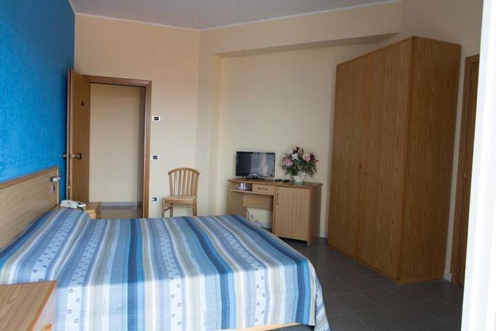 Room 7 of 22