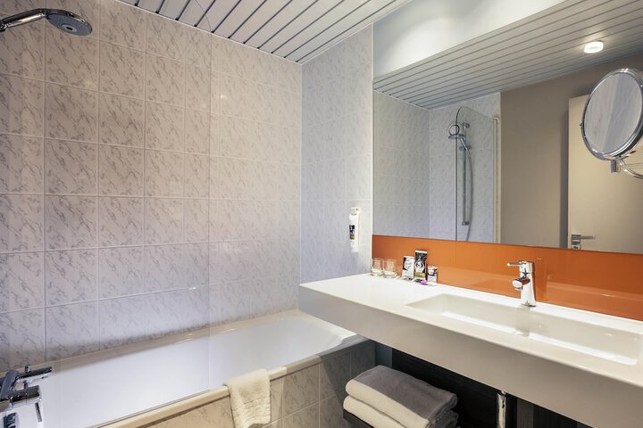 Room 12 of 26