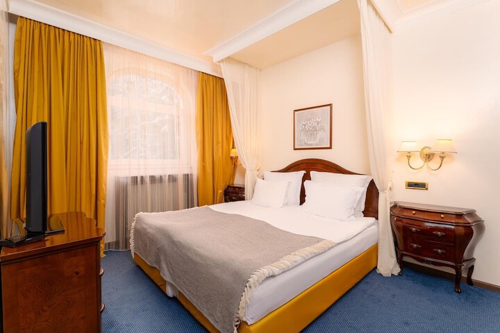 Room 38 of 159