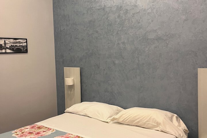 Room 8 of 37